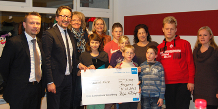 Hypo Besuch im Kinderdorf 1
