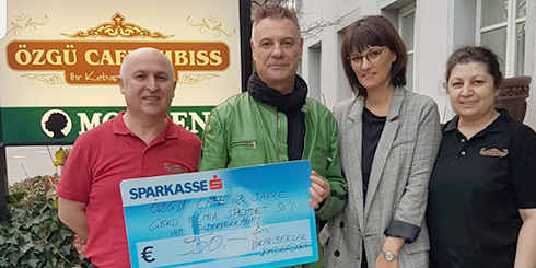 OEzgue Scheckuebergabe Dez 2018 Kopfbild