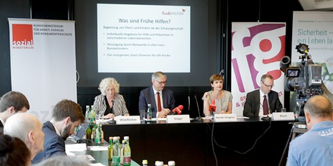 Pressekonferenz 1