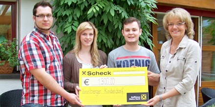 Scheckuebergabe Spendenlauf