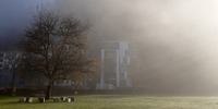 Steinkreis im Nebel web