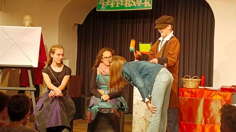 „Saumarkt TheaterKinder“ spenden Eintrittsgelder