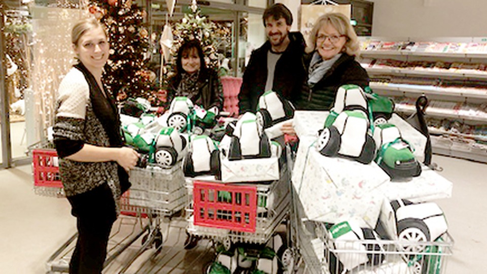 Das Christkind kommt bei der Baywa Lauterach